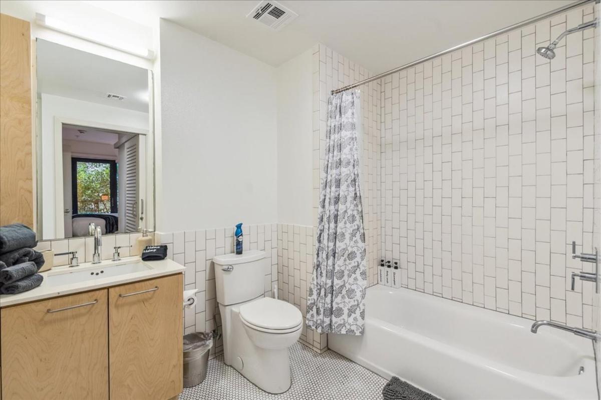 Cozy 1br In Hollywood W Pool, Gym And Parking Apartment