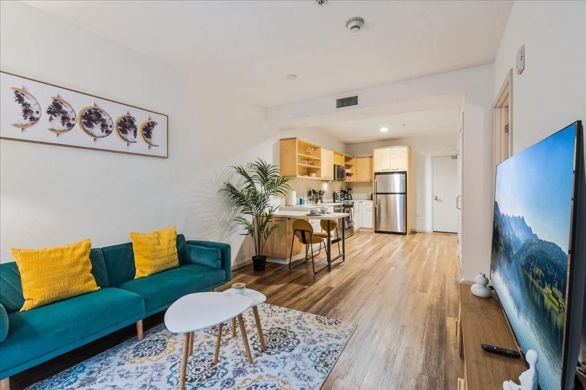 Cozy 1br In Hollywood W Pool, Gym And Parking Los Angeles
