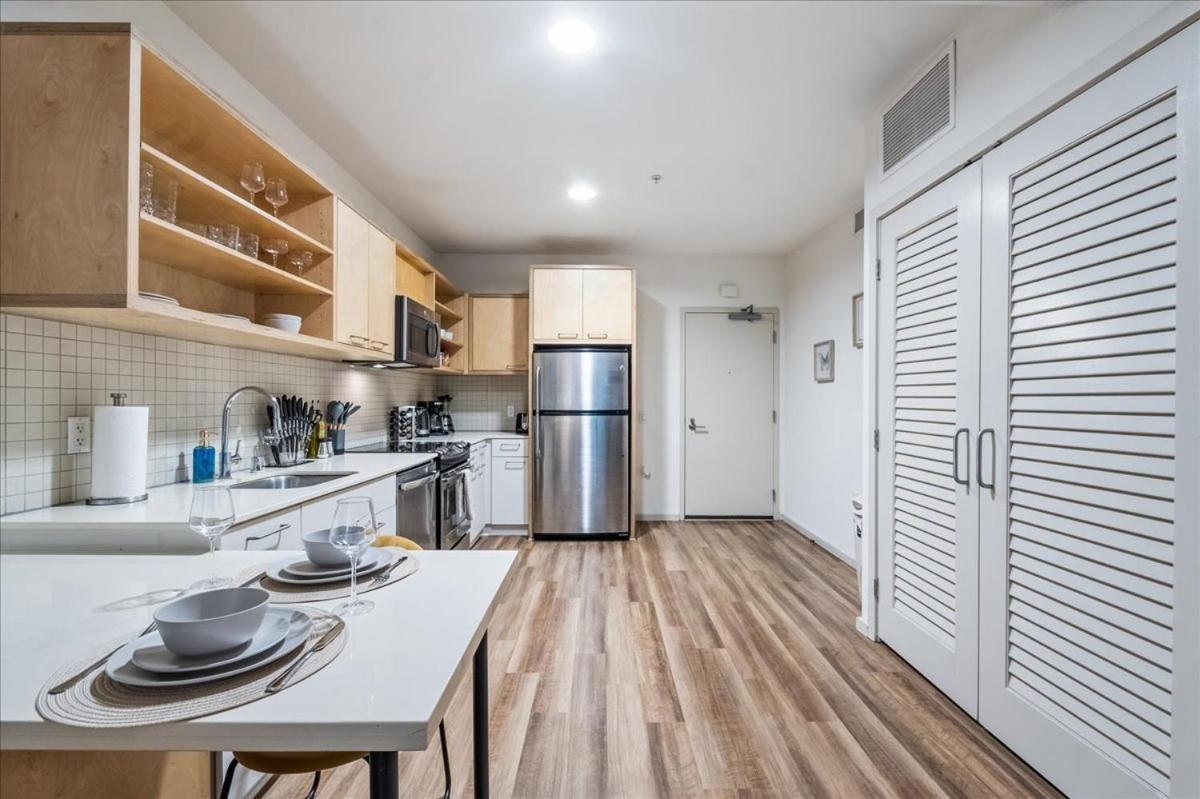 Cozy 1br In Hollywood W Pool, Gym And Parking Apartment *